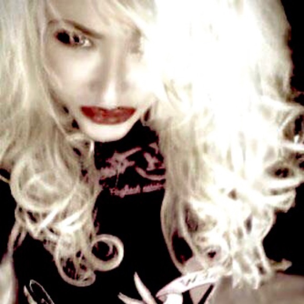 Meet your Posher, Jeannine